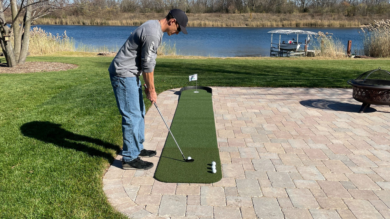 Big Moss Commander Patio Series Putting and Chipping Green