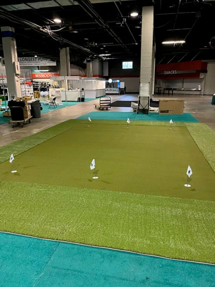 Big Moss Commander 1 Level Stand Alone Putting Green